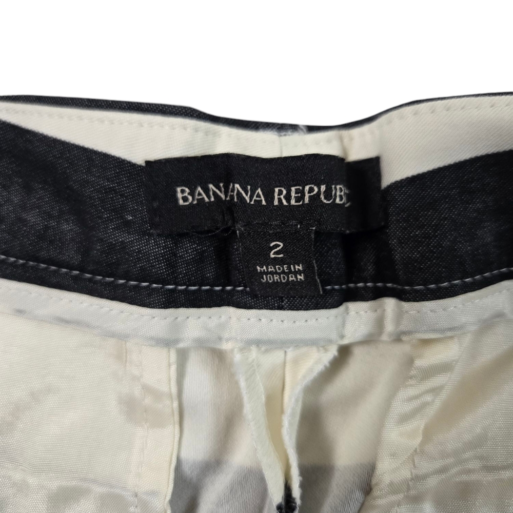 Banana Republic Black and Cream Striped Shorts. Sz 2 - Picture 3 of 6